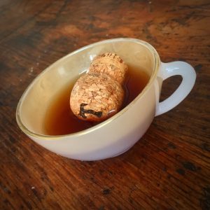 Tasse à «T»